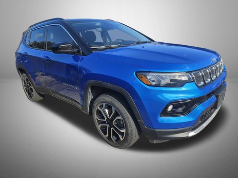 Used 2022 Jeep Compass Limited AWD/4WD image 3