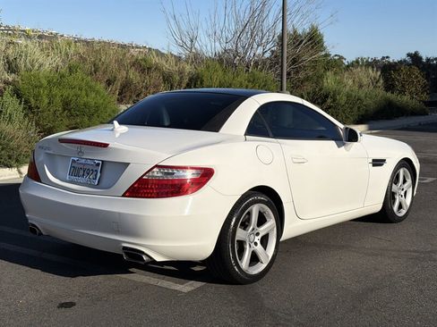 Used 2015 Mercedes-Benz SLK 250 image 13