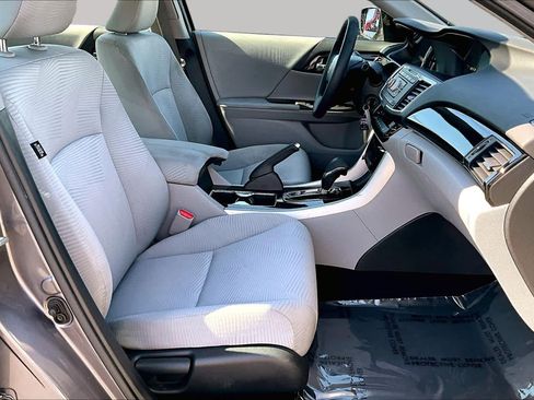 Used 2016 Honda Accord LX image 8
