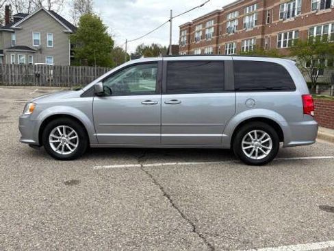 Used 2016 Dodge Grand Caravan SXT w/ Rear Park Assist Package image 5