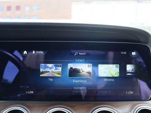 Used 2023 Mercedes-Benz E 350 4MATIC Sedan image 34