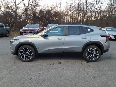 New 2026 Chevrolet Trax RS image 6