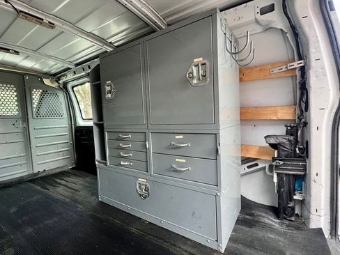 Used 2017 GMC Savana 2500 image 14