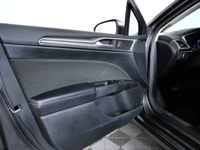 Certified 2017 Ford Fusion SE FWD image 16