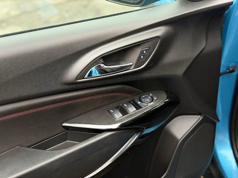 Used 2025 Chevrolet Trax RS w/ Sunroof Package image 19