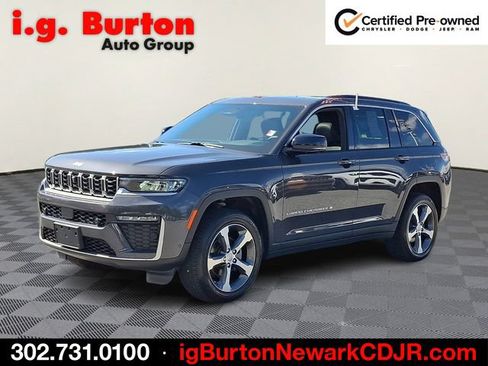 Used 2026 Jeep Grand Cherokee Limited w/ Luxury Tech Group II AWD/4WD image 3