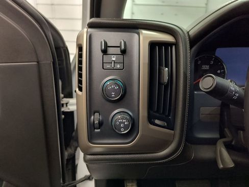 Used 2019 GMC Sierra 2500 Denali w/ Duramax Plus Package AWD/4WD image 25