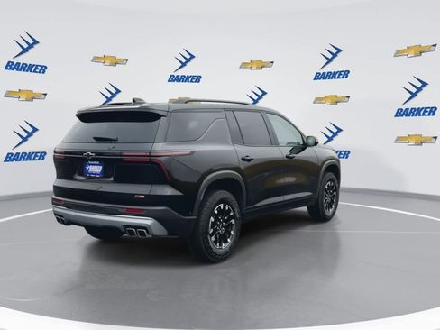 Used 2024 Chevrolet Traverse Z71 w/ Enhanced Driving Package image 8