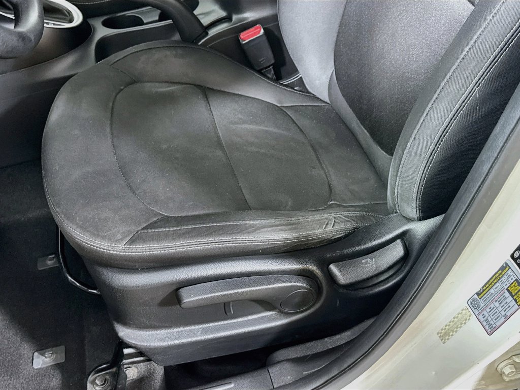 Used 2014 Kia Soul FWD image 21