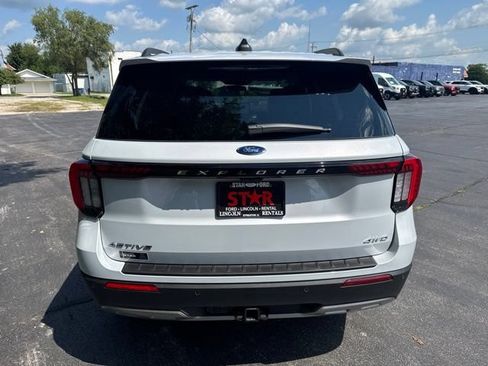 New 2026 Ford Explorer Active w/ Active Comfort Package AWD/4WD image 4