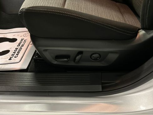 Used 2023 Nissan Rogue SV image 11