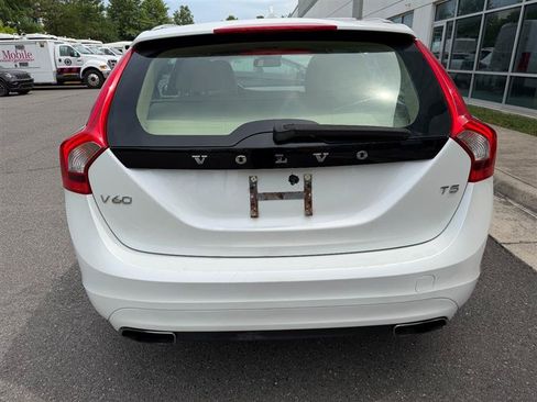 Used 2015 Volvo V60 T5 Premier FWD image 14