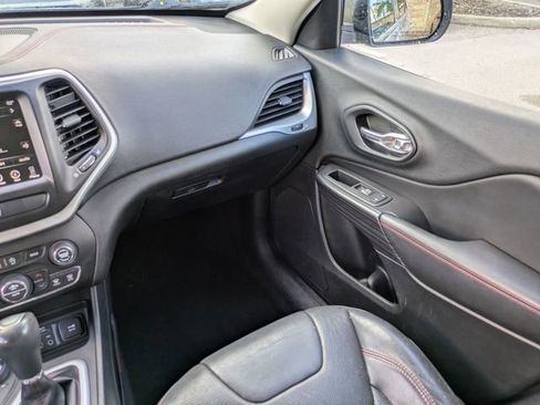 Used 2015 Jeep Cherokee Trailhawk w/ Comfort/Convenience Group image 18