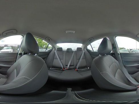 Used 2025 Nissan Altima 2.5 SV FWD image 37