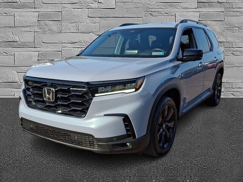 Used 2025 Honda Pilot Black Edition image 4