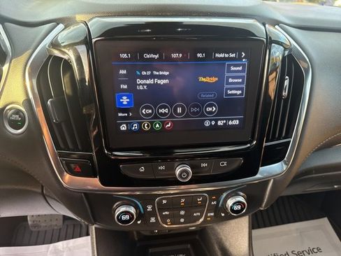 Used 2023 Chevrolet Traverse LT w/ LT Premium Package image 14