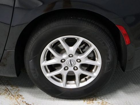 Used 2025 Chrysler Pacifica Select FWD image 18