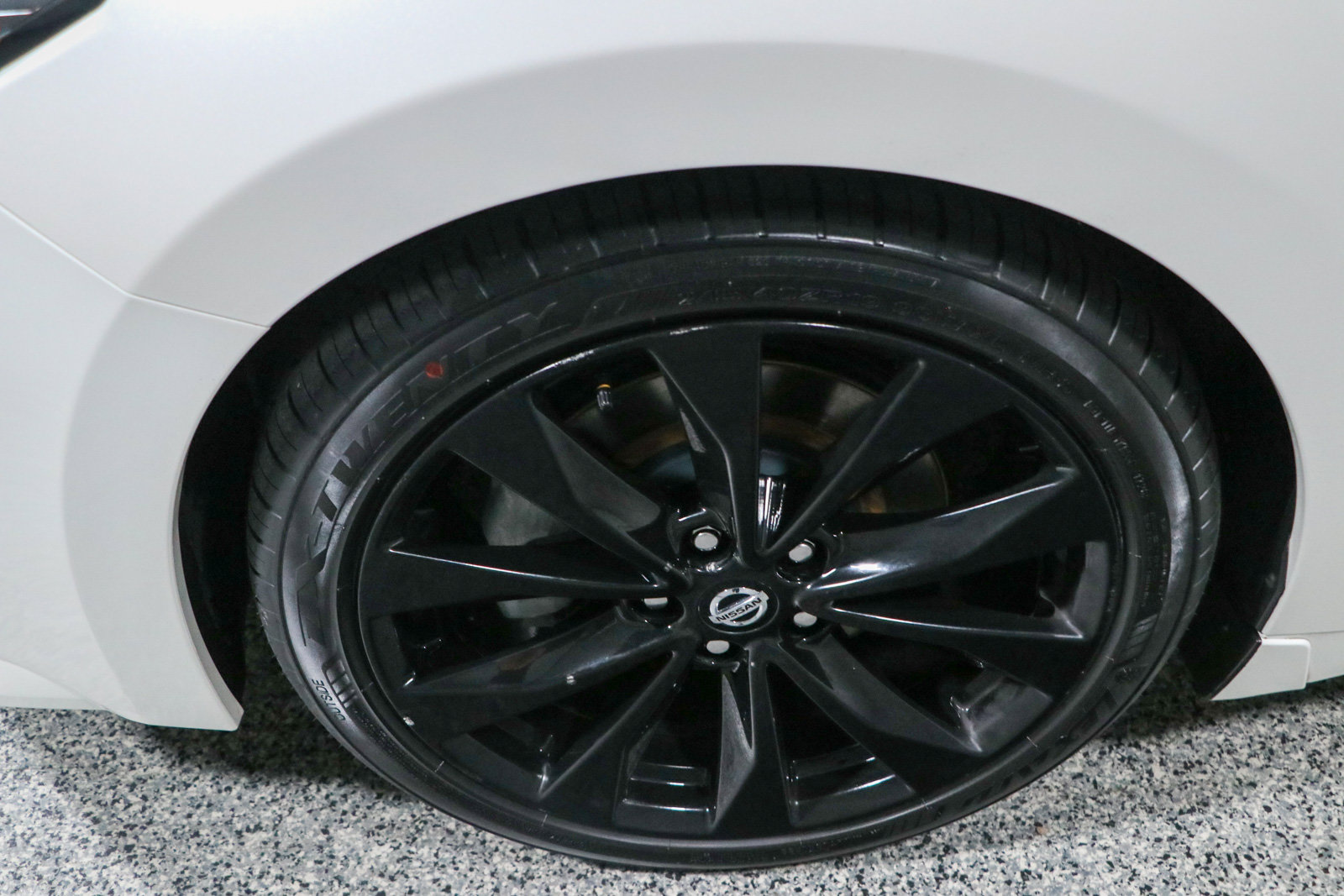 Used 2021 Nissan Maxima SR w/ Sport Mat Group FWD image 11