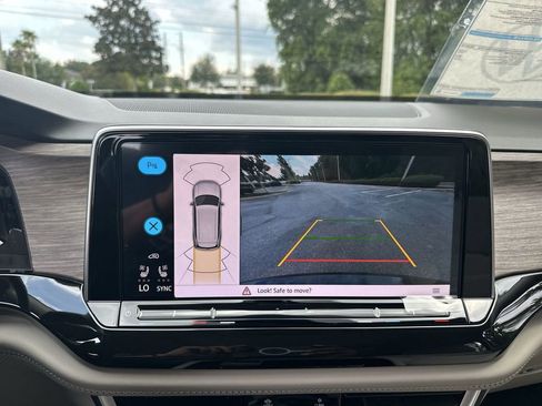 New 2026 Volkswagen Atlas SEL image 17