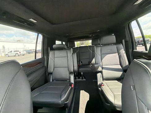 Certified 2021 Cadillac Escalade ESV Premium Luxury AWD/4WD image 13
