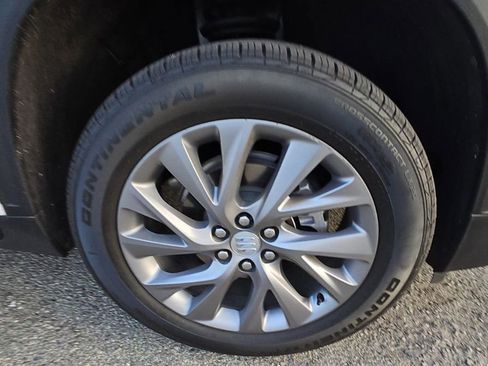 Used 2025 Buick Enclave Preferred FWD image 12