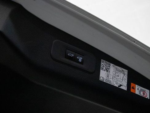 Used 2025 Toyota Crown Signia image 20