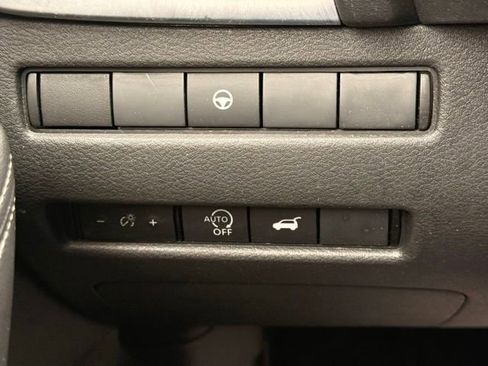 Certified 2023 Nissan Rogue SV w/ SV Premium B Package AWD/4WD image 32