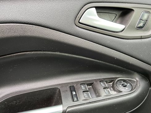 Used 2018 Ford C-MAX SE image 11