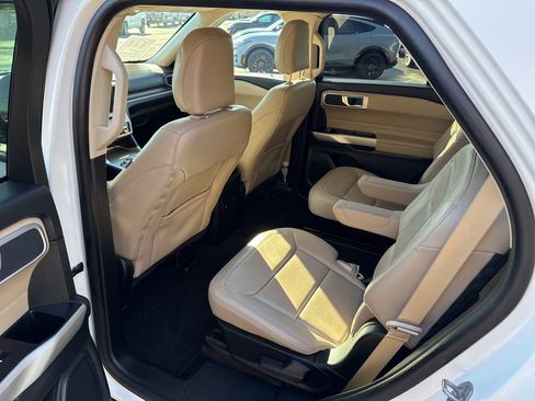 Used 2024 Ford Explorer XLT w/ Equipment Group 202A image 12