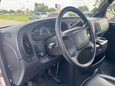 Used 2001 Dodge B1500 RWD image 10