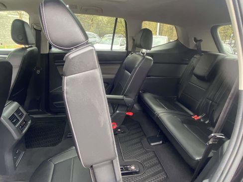 Certified 2022 Volkswagen Atlas SEL R-Line AWD/4WD image 29