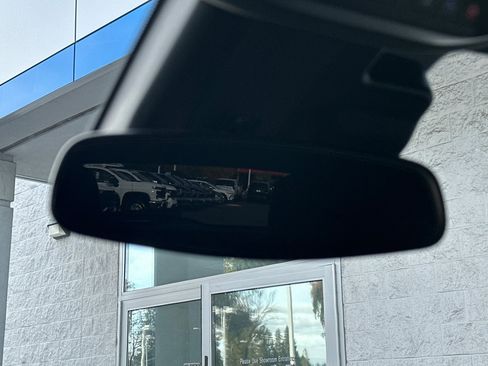 Used 2025 Chevrolet Trax RS w/ Driver Confidence Package image 26