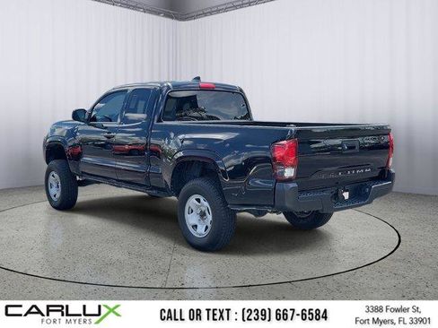 Used 2022 Toyota Tacoma SR image 3
