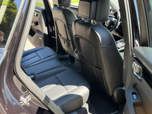 Used 2025 Porsche Macan S AWD/4WD image 9