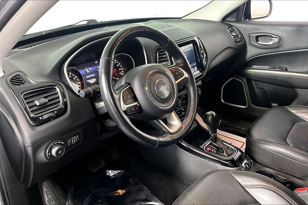 Used 2019 Jeep Compass Limited FWD image 13