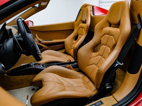 Used 2013 Ferrari 458 Spider image 46