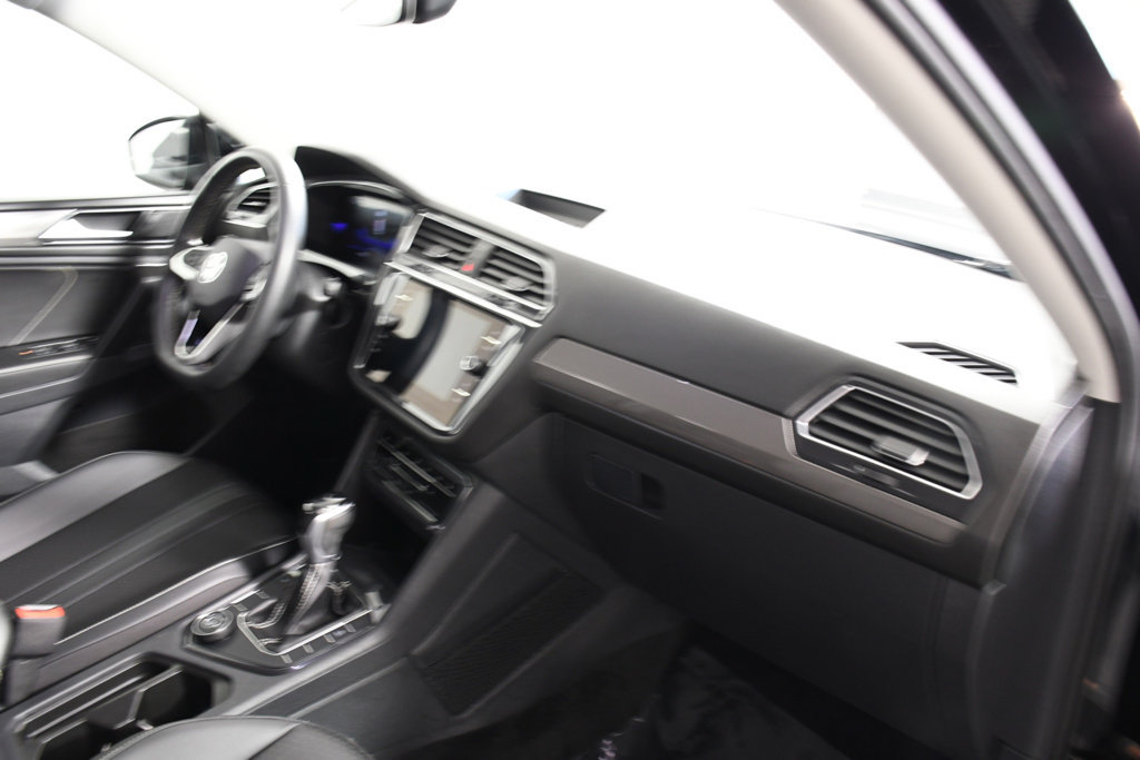 Used 2023 Volkswagen Tiguan SE AWD/4WD image 19