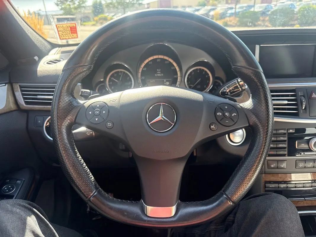 Used 2011 Mercedes-Benz E 550 4MATIC Sedan w/ Premium 2 Pkg image 64
