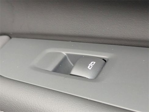 New 2026 Chevrolet Suburban LS image 37