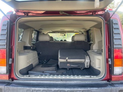Used 2003 HUMMER H2 Sport Utility w/ Preferred Equipment Group image 13