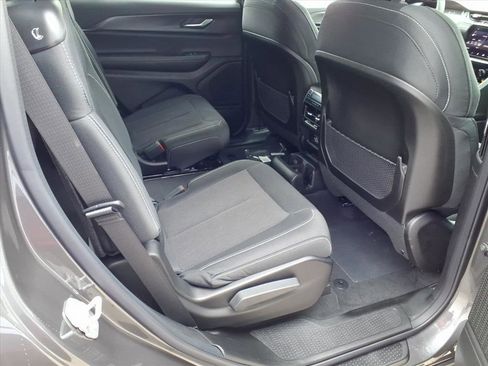 New 2025 Jeep Grand Cherokee L Laredo image 18