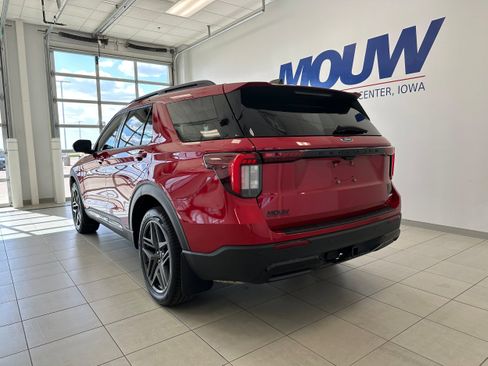 Used 2025 Ford Explorer ST-Line w/ Premium Package AWD/4WD image 6