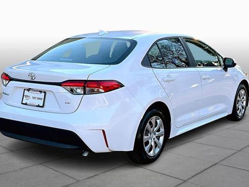 Used 2025 Toyota Corolla LE image 13
