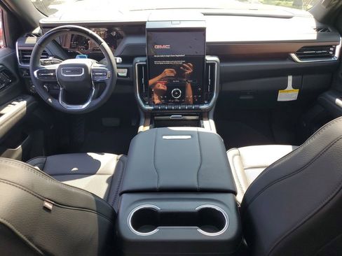 New 2026 GMC Yukon XL Denali w/ Denali Reserve Package image 8