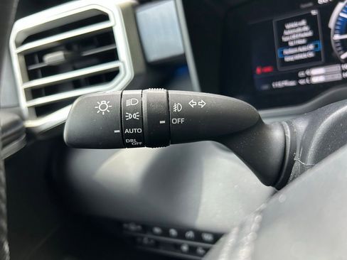 Used 2024 Toyota Tundra Platinum AWD/4WD image 23