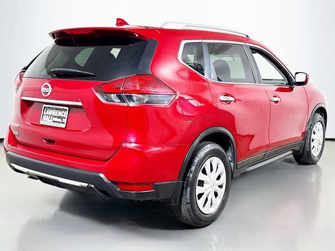 Used 2017 Nissan Rogue S w/ Appearance Package FWD image 4