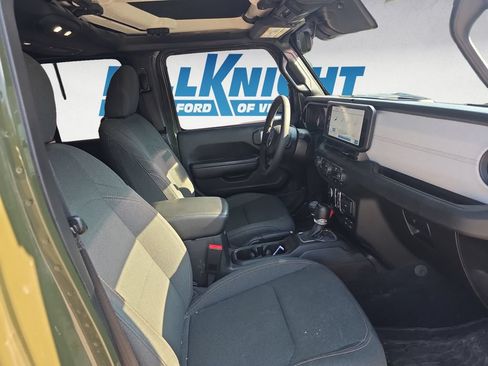 Used 2024 Jeep Wrangler Unlimited Sport AWD/4WD image 15