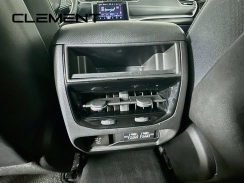 Used 2023 Jeep Grand Cherokee Altitude AWD/4WD image 32