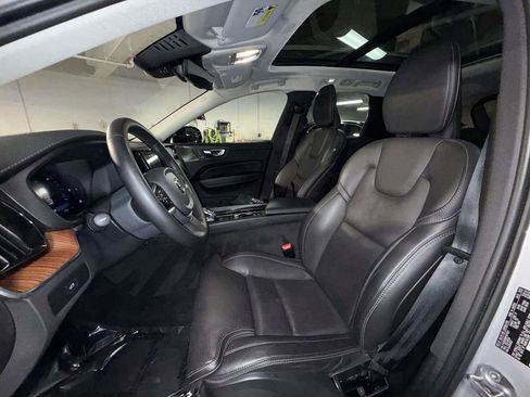 Used 2023 Volvo XC60 B6 Ultimate AWD/4WD image 2