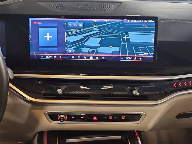 Certified 2025 BMW X7 xDrive40i w/ M Sport Package AWD/4WD image 14